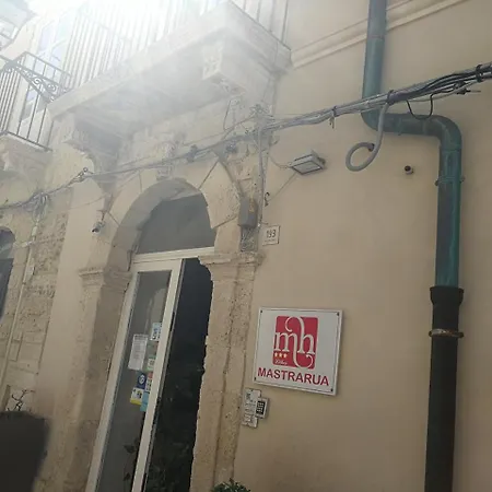 Mastrarua מלון סירקוזה